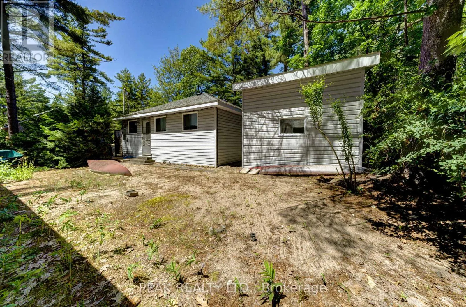 35 LAKESIDE DRIVE