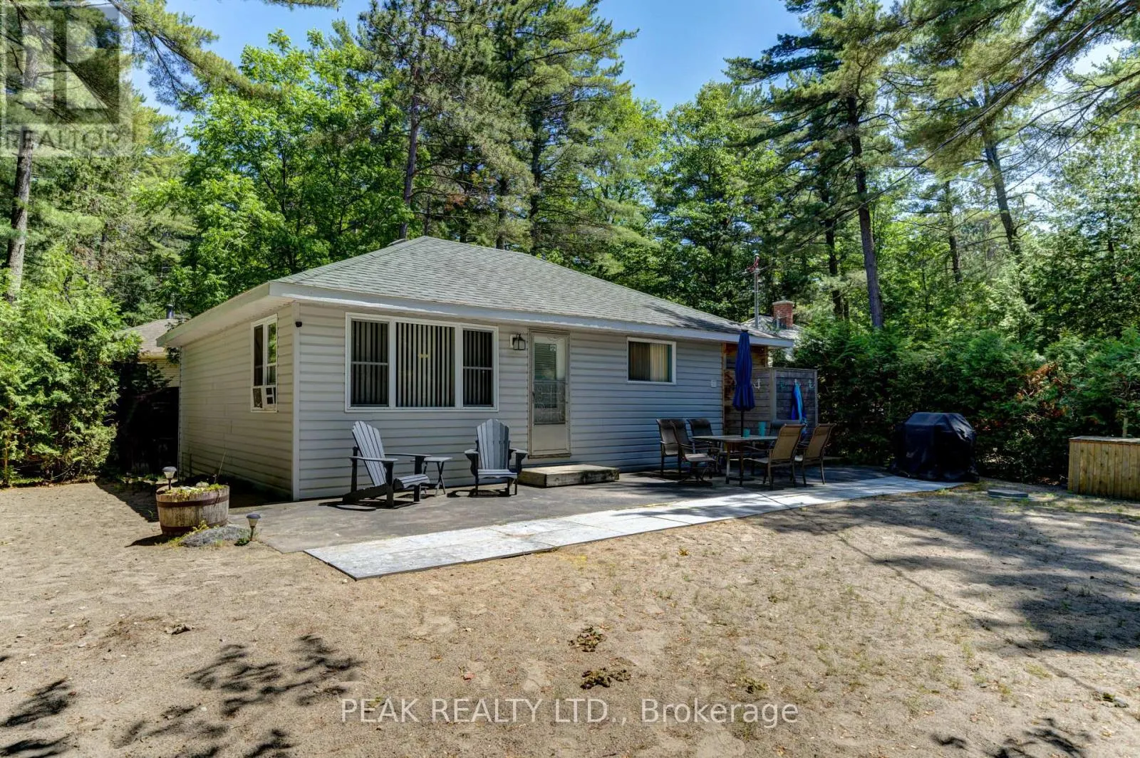 35 LAKESIDE DRIVE