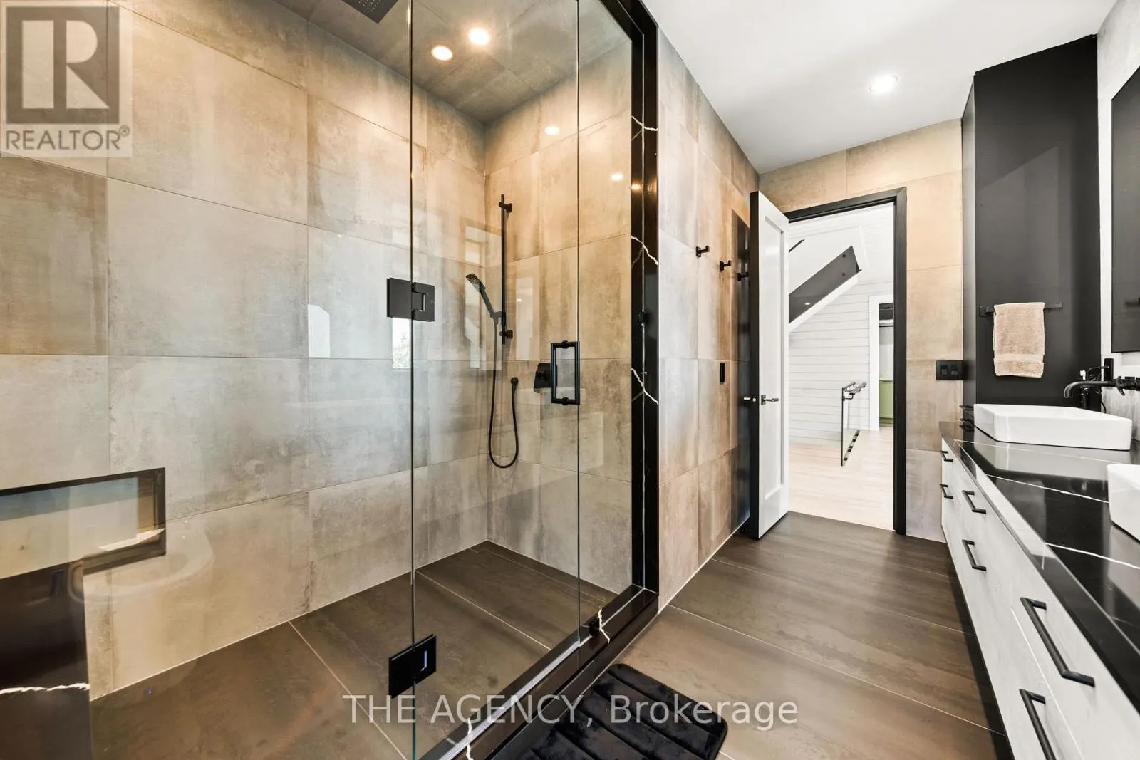 462 SILVER BIRCH DRIVE