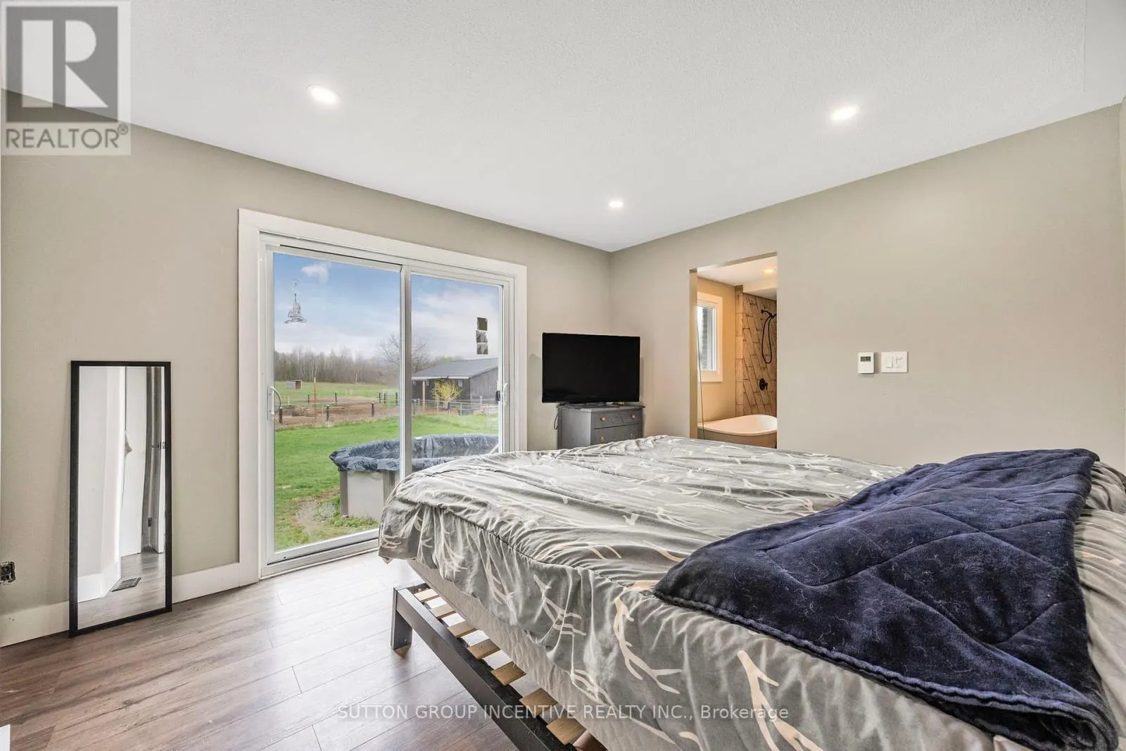 2266 FOXMEAD ROAD