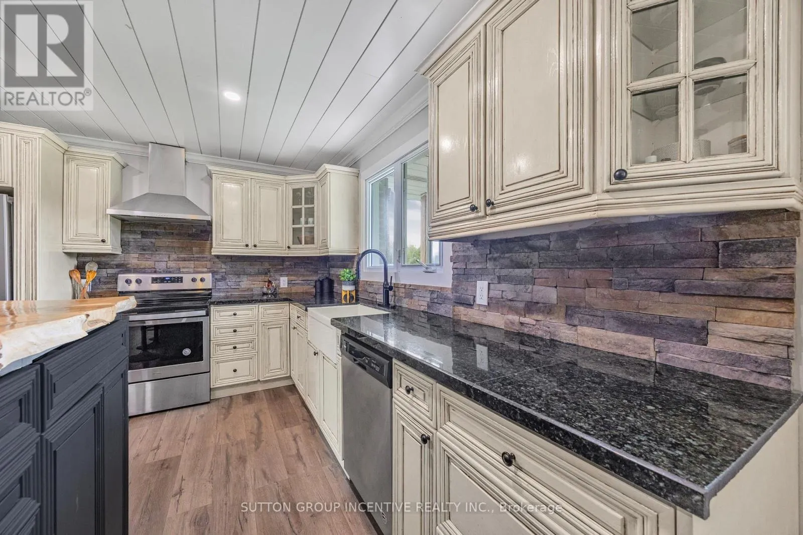 2266 FOXMEAD ROAD