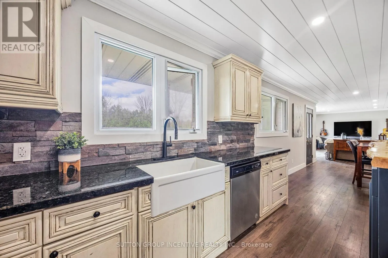 2266 FOXMEAD ROAD