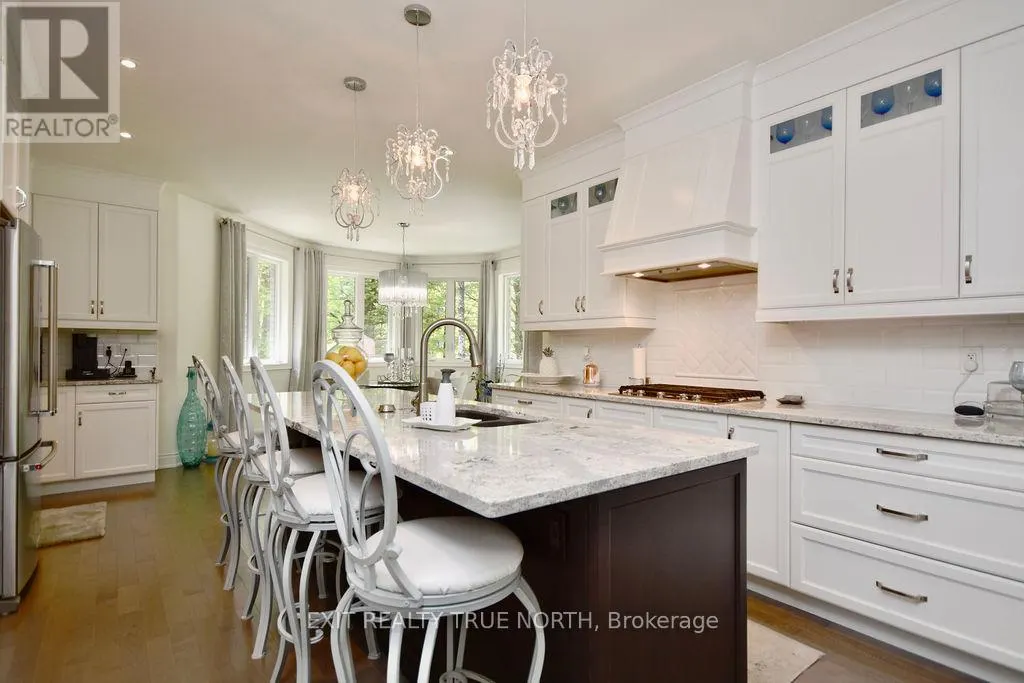 2 SYCAMORE CIRCLE