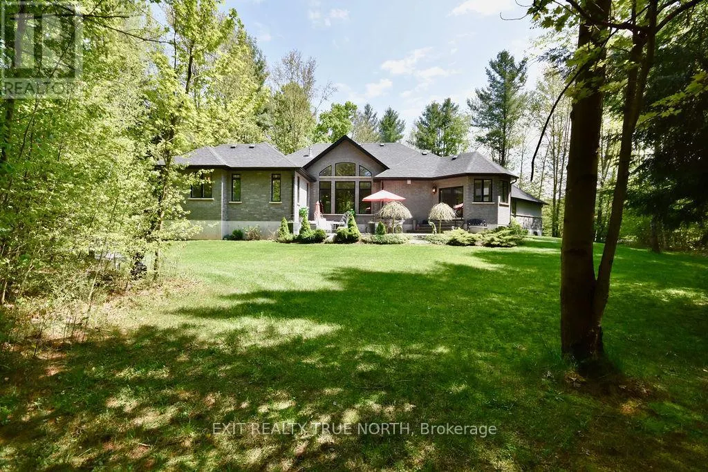 2 SYCAMORE CIRCLE