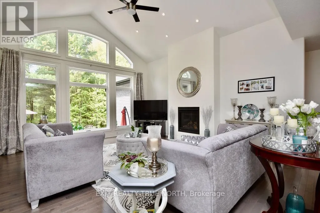 2 SYCAMORE CIRCLE