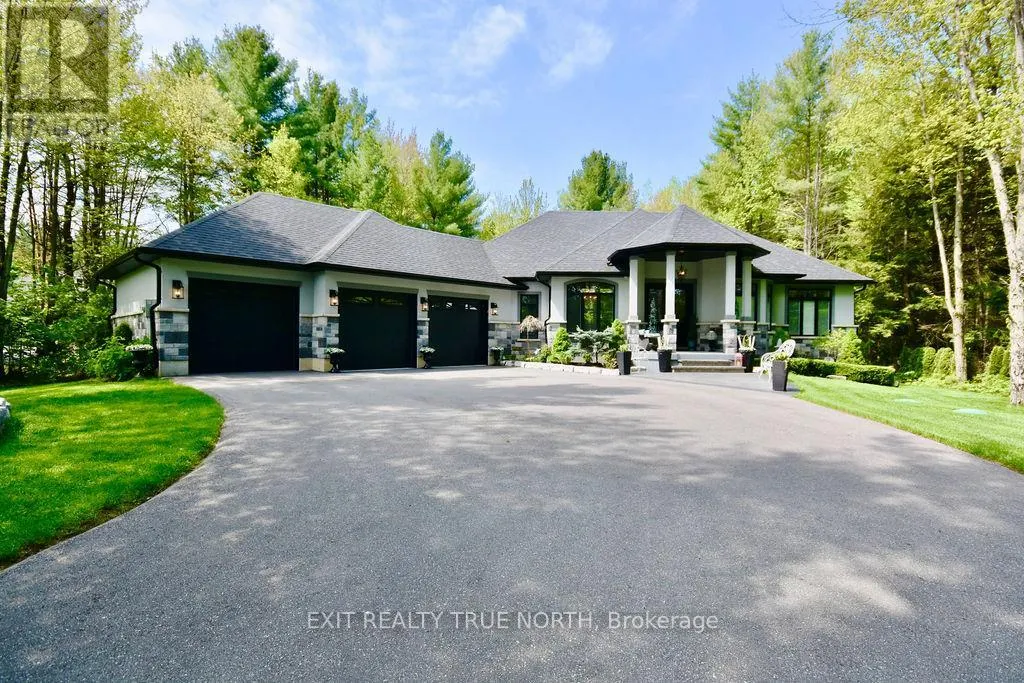 2 SYCAMORE CIRCLE