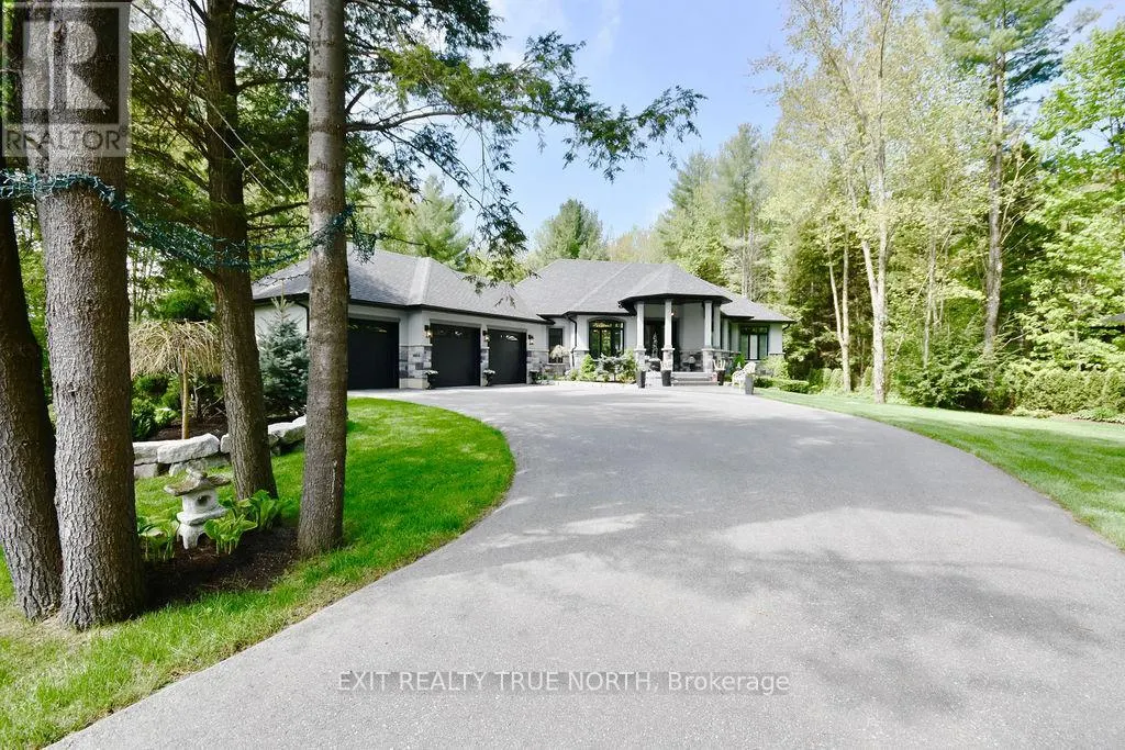 2 SYCAMORE CIRCLE