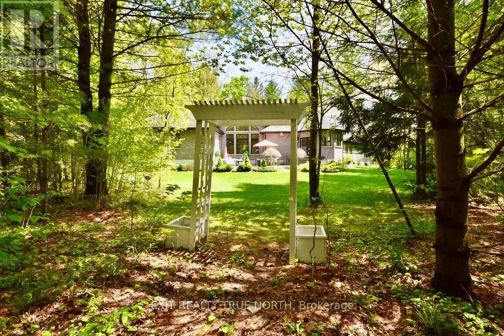 2 SYCAMORE CIRCLE