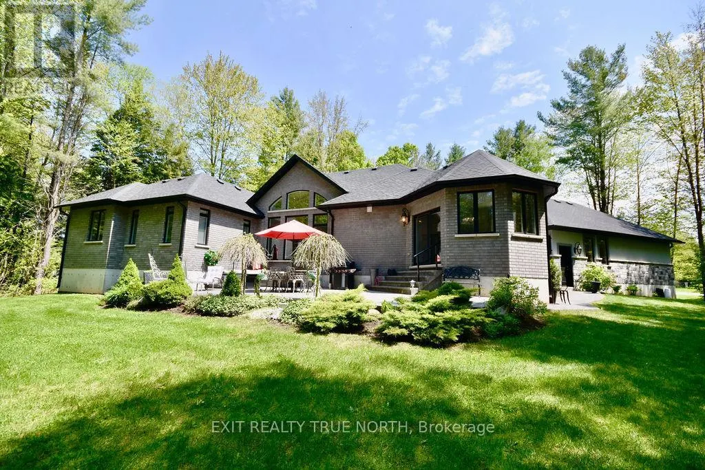 2 SYCAMORE CIRCLE