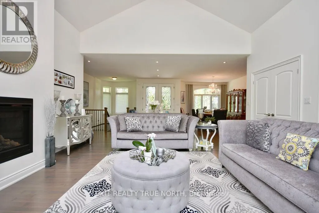 2 SYCAMORE CIRCLE