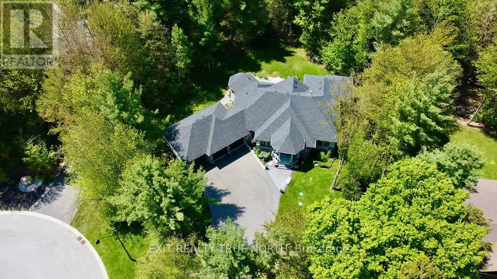 2 SYCAMORE CIRCLE