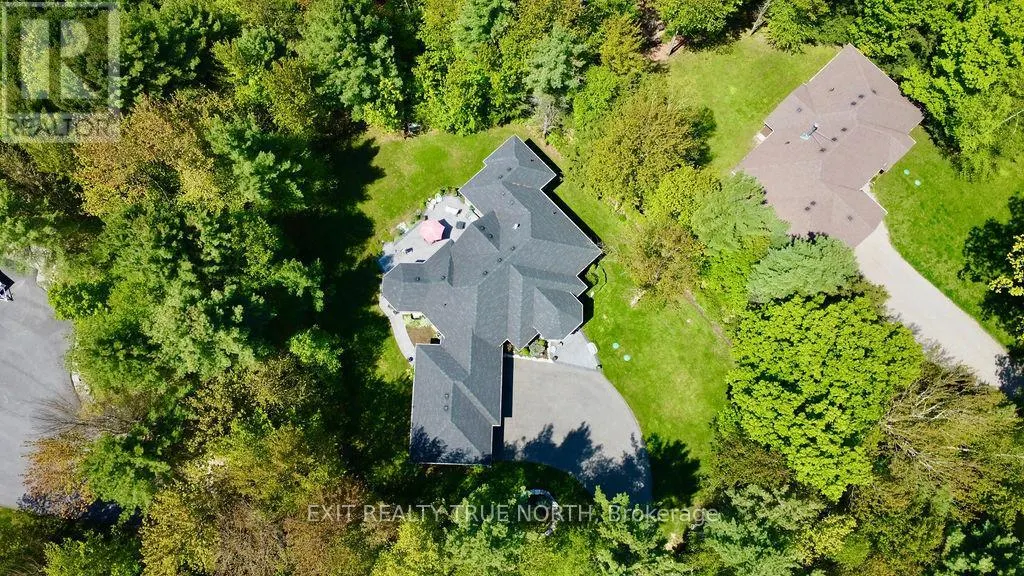 2 SYCAMORE CIRCLE