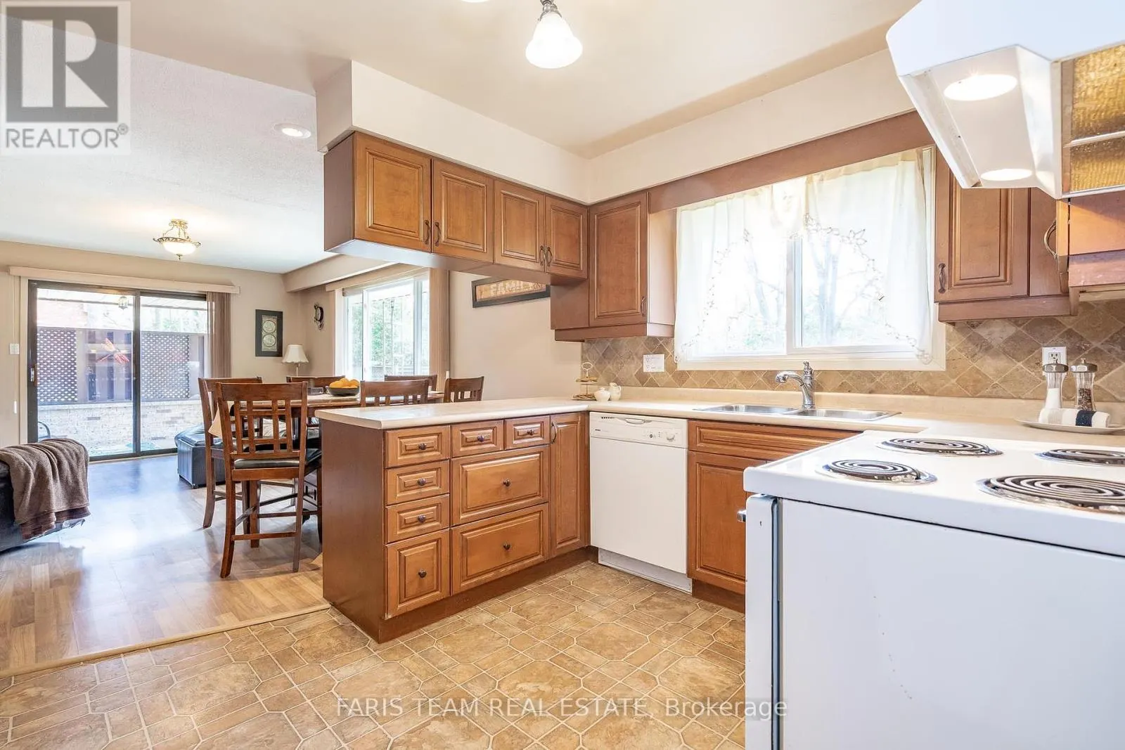 15 LAWRENCE AVENUE