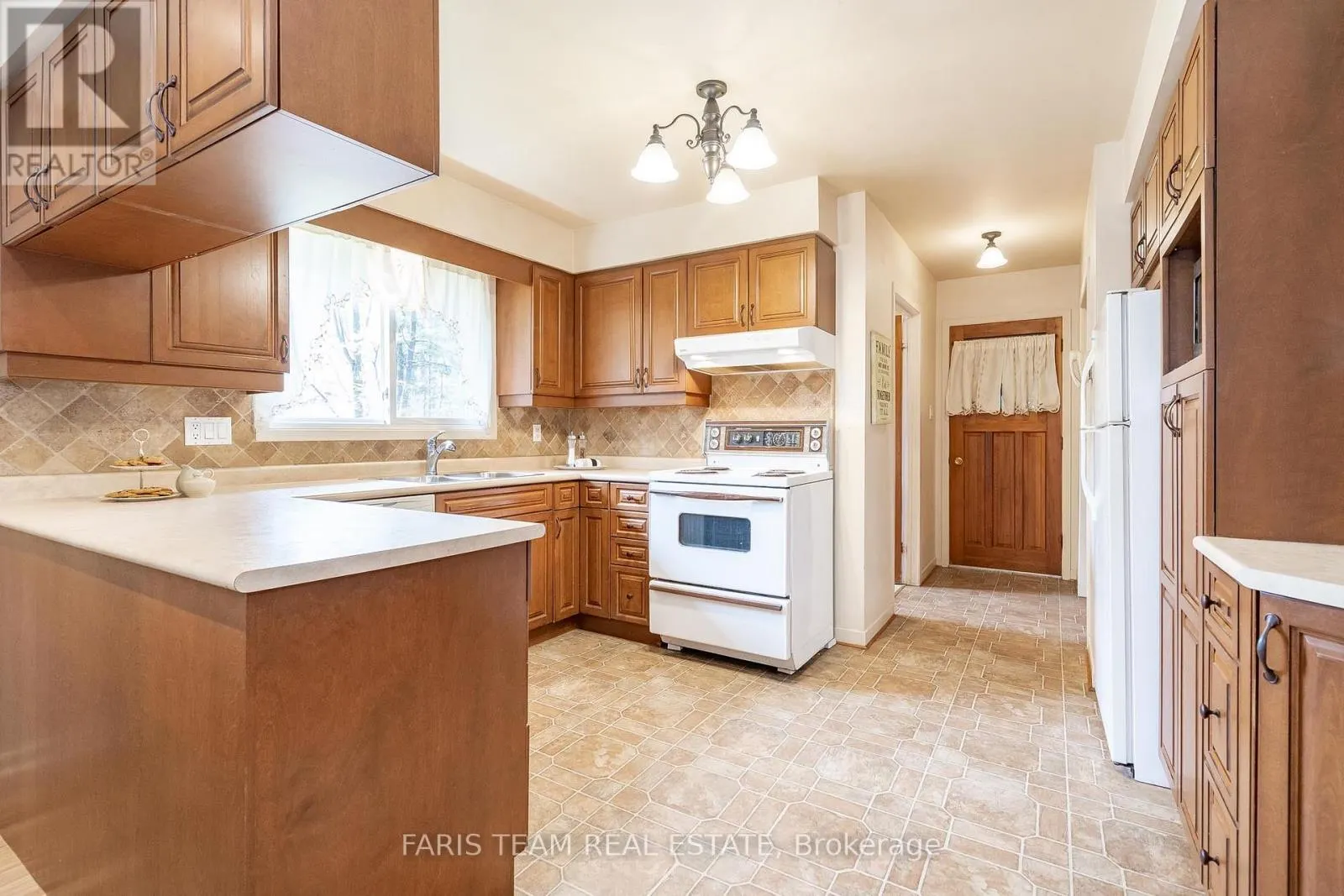 15 LAWRENCE AVENUE