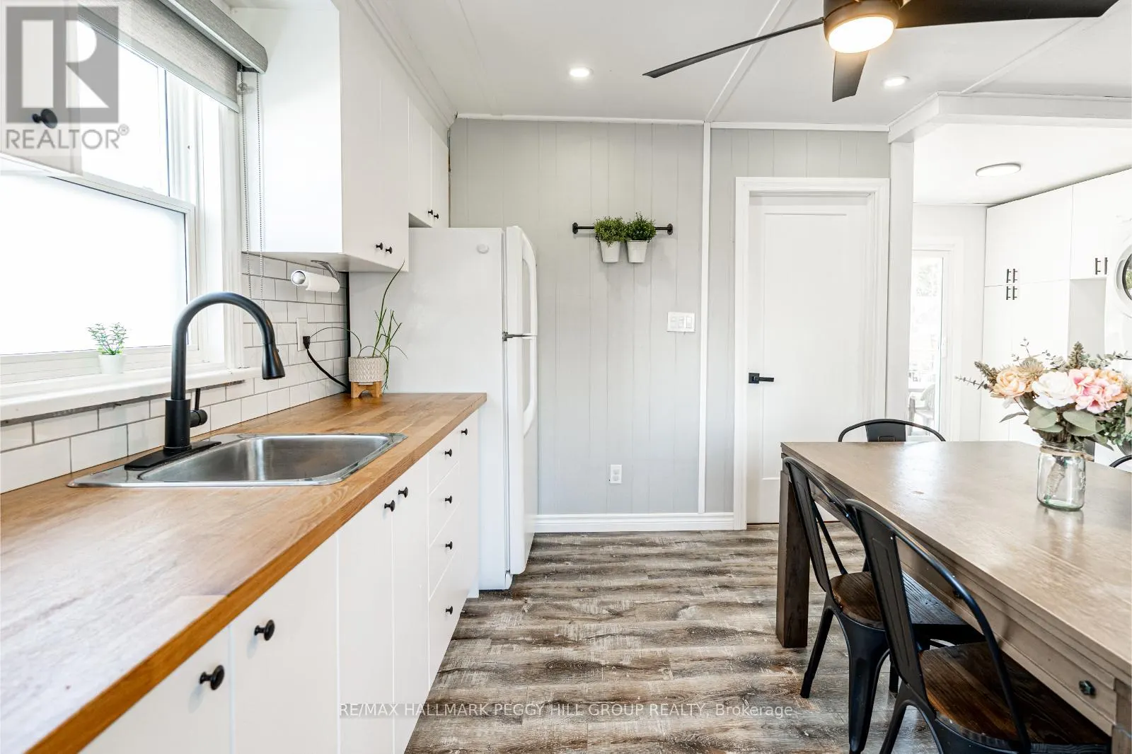 1939 TINY BEACHES ROAD S