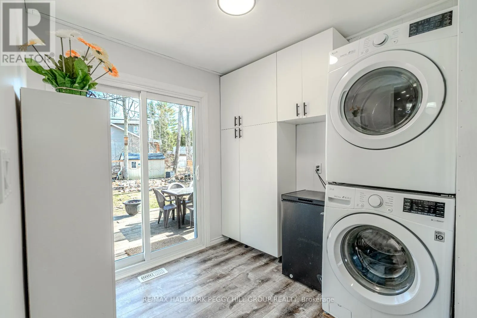1939 TINY BEACHES ROAD S