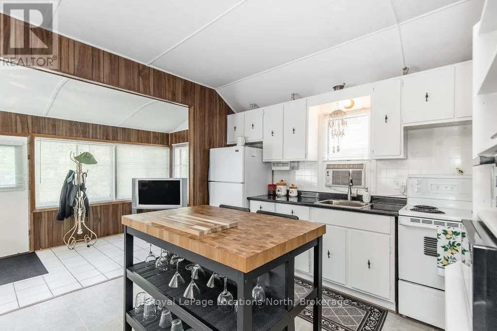 1981 TINY BEACHES ROAD S