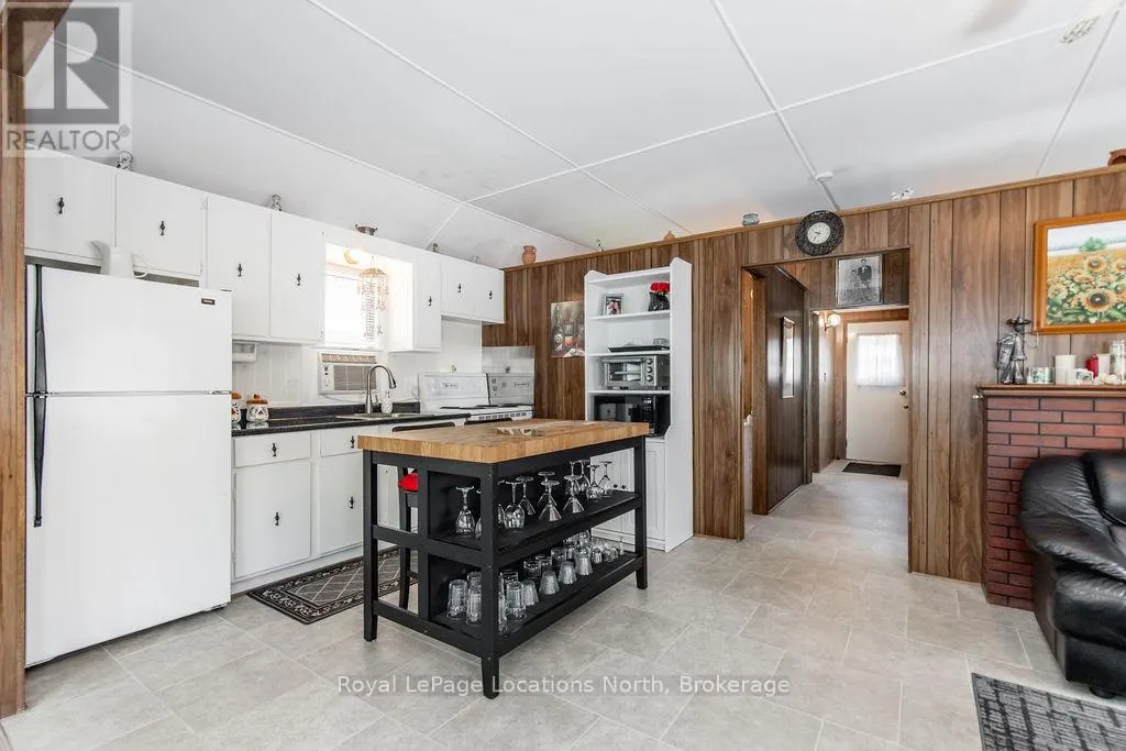 1981 TINY BEACHES ROAD S