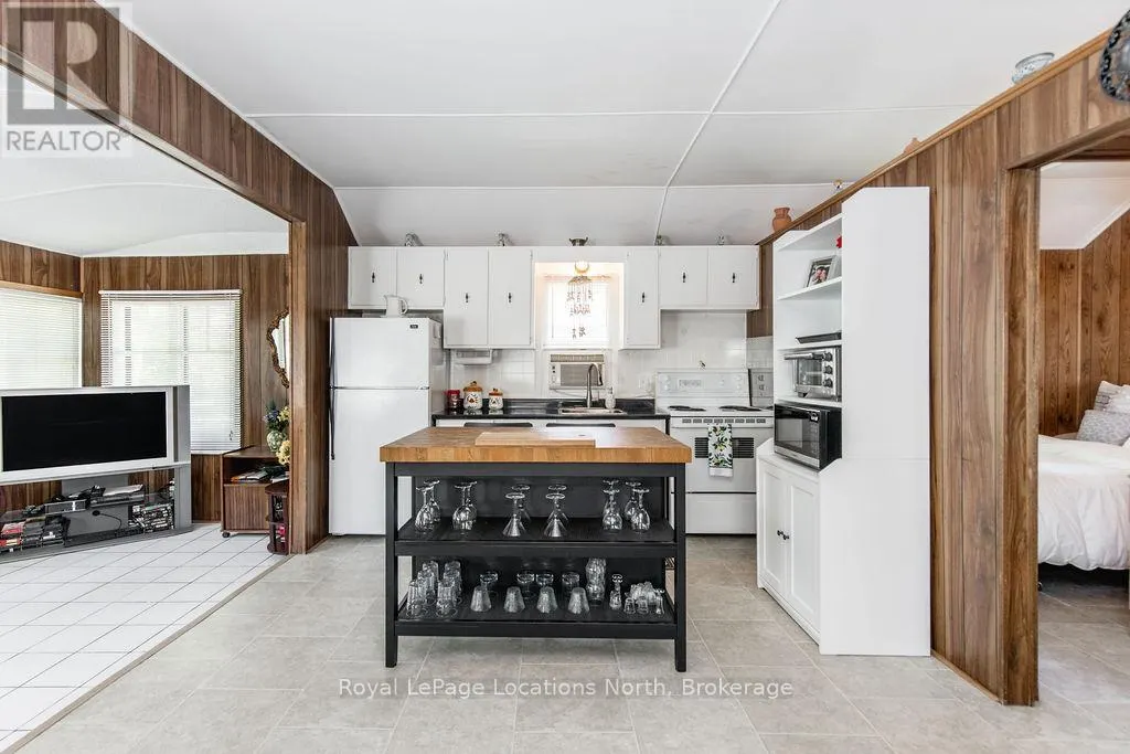 1981 TINY BEACHES ROAD S