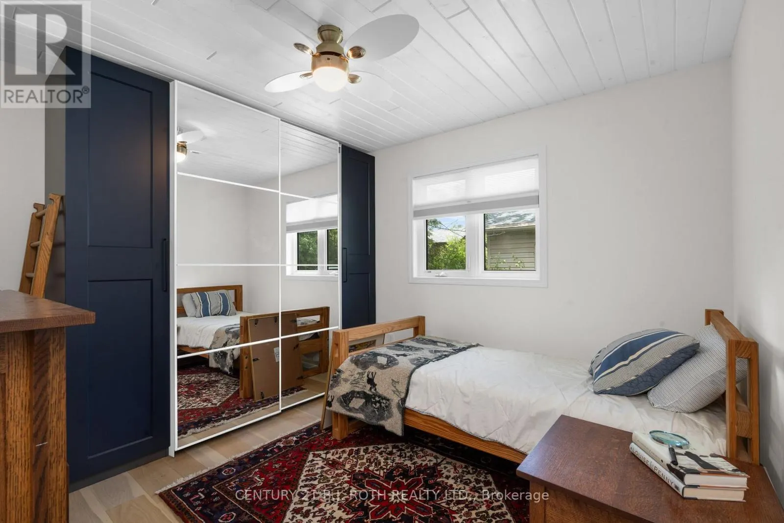 95 LAKESHORE ROAD E