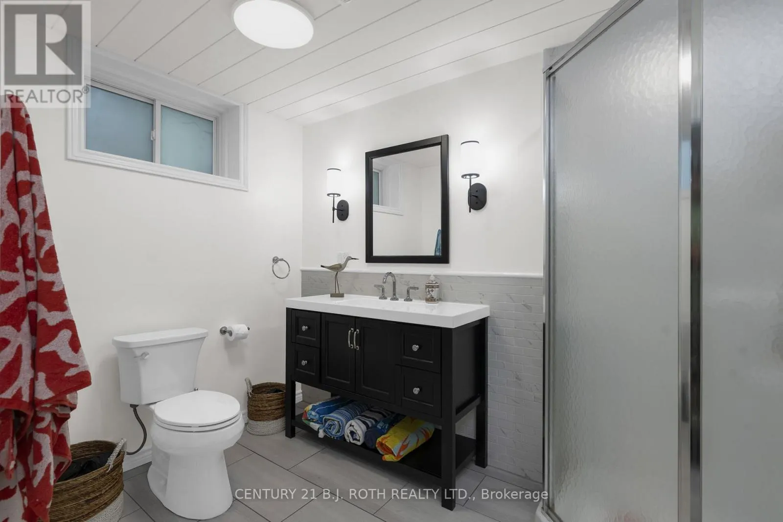 95 LAKESHORE ROAD E