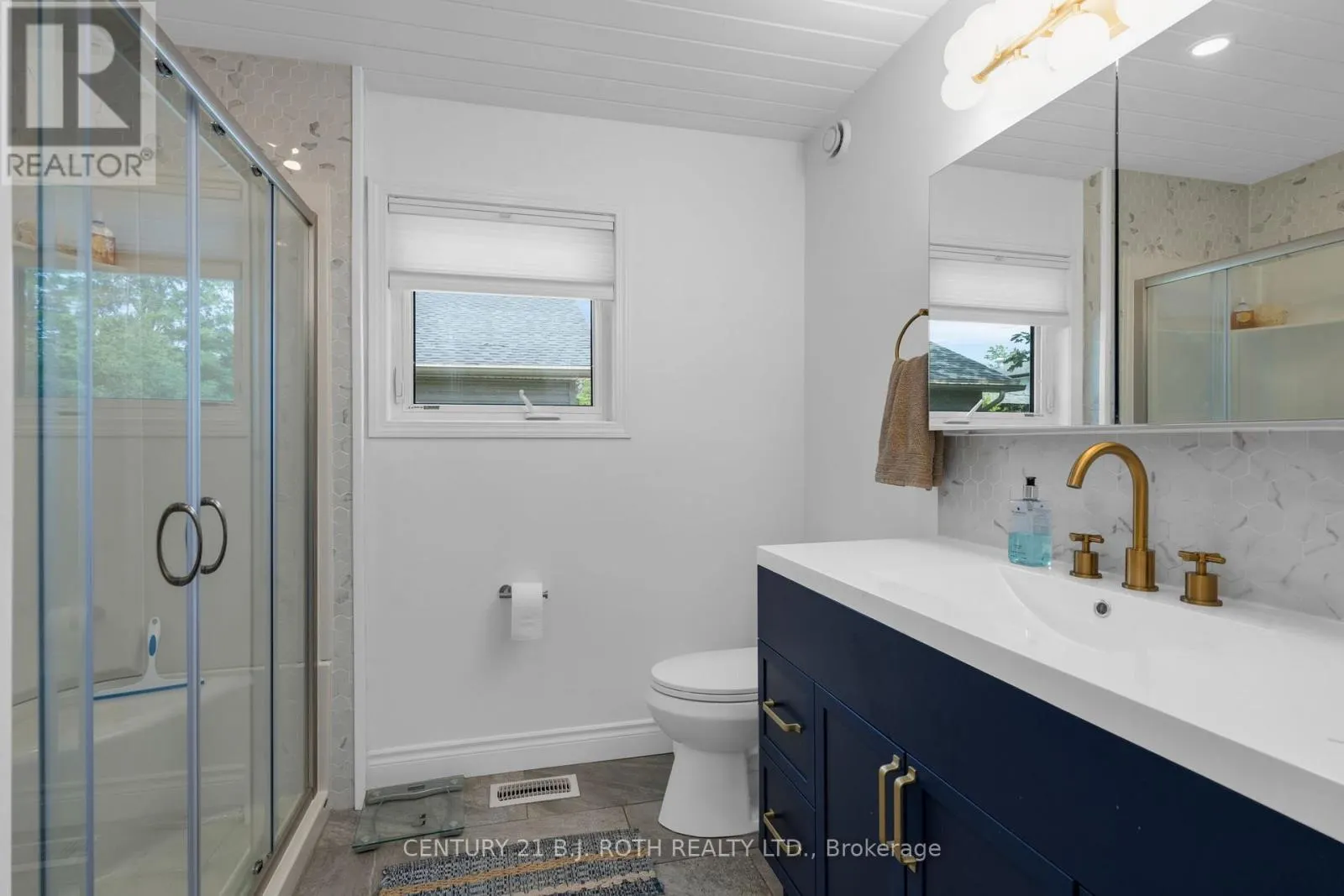95 LAKESHORE ROAD E