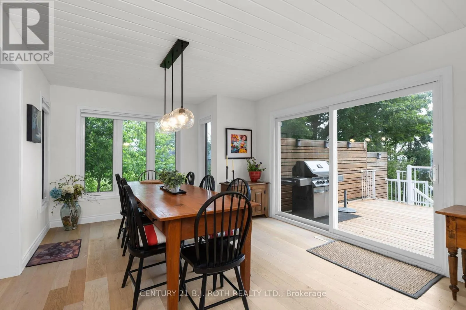 95 LAKESHORE ROAD E