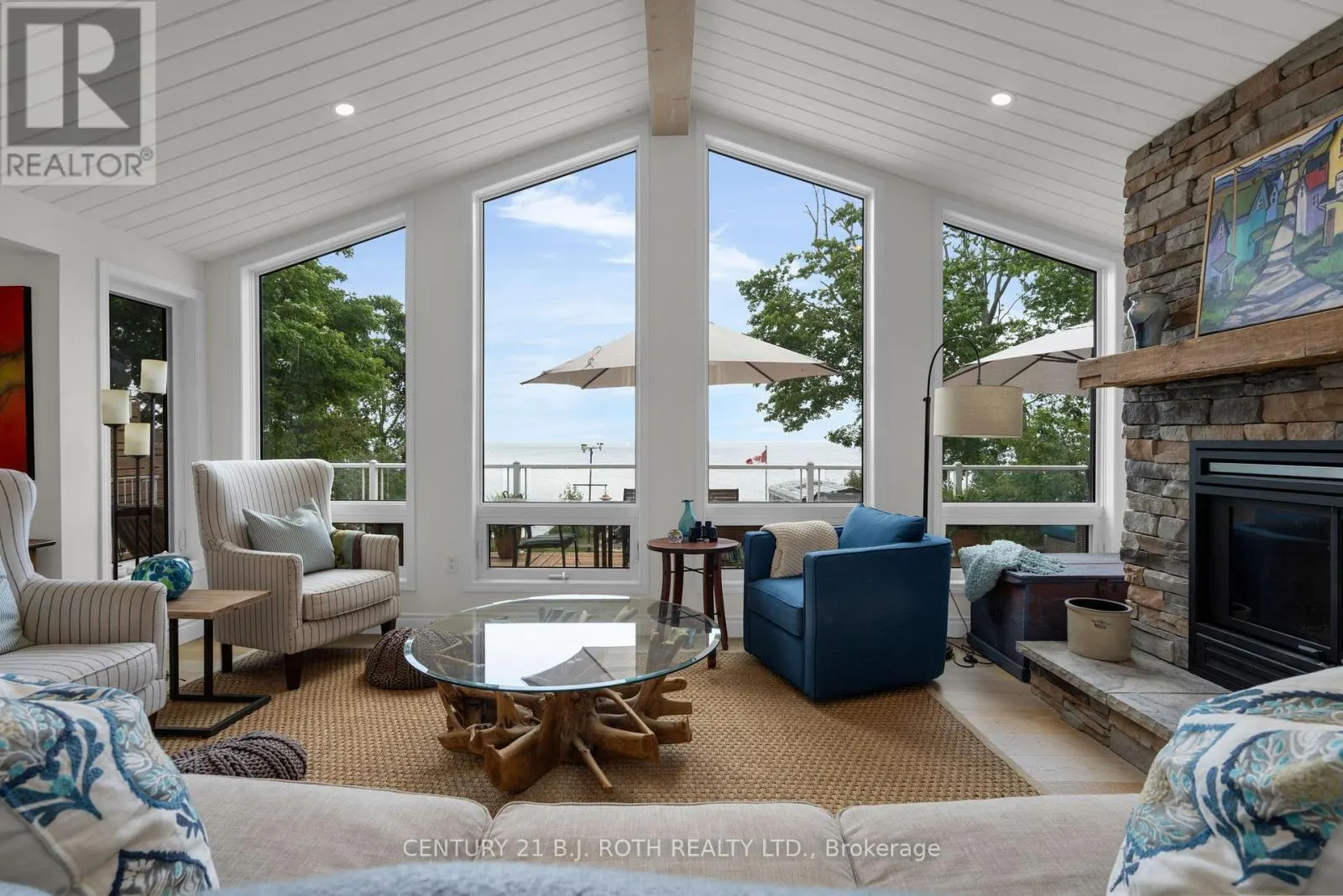 95 LAKESHORE ROAD E