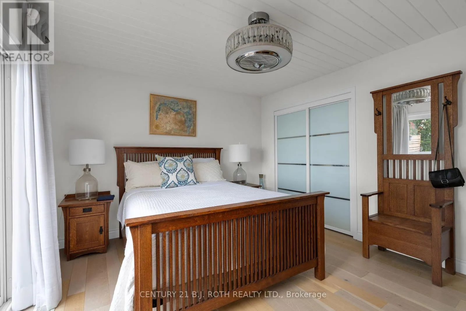 95 LAKESHORE ROAD E