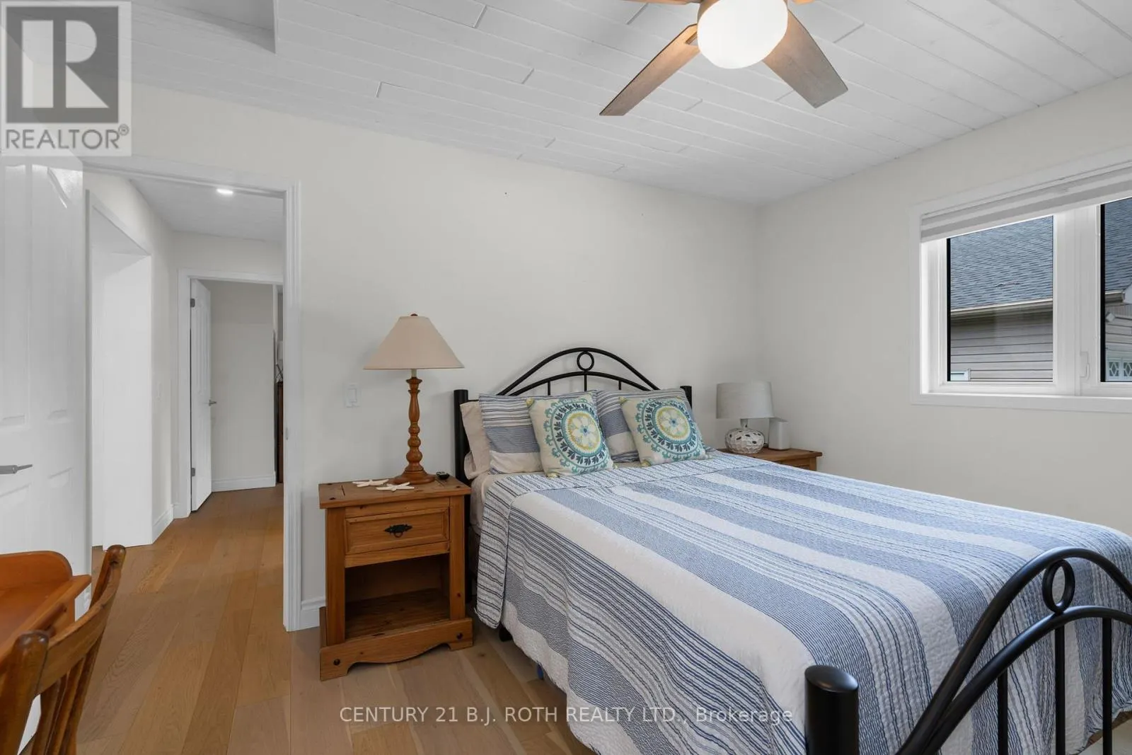 95 LAKESHORE ROAD E