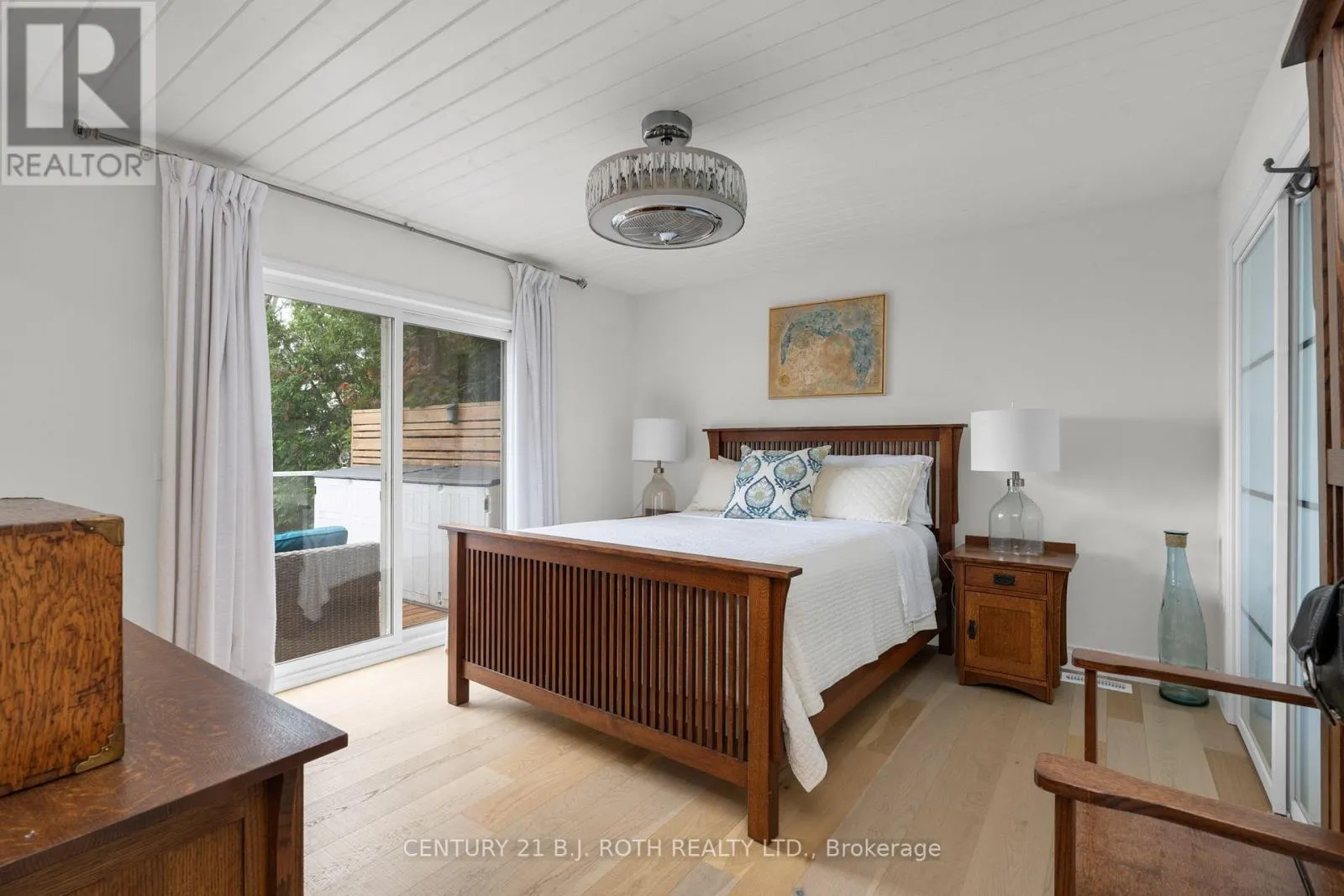 95 LAKESHORE ROAD E