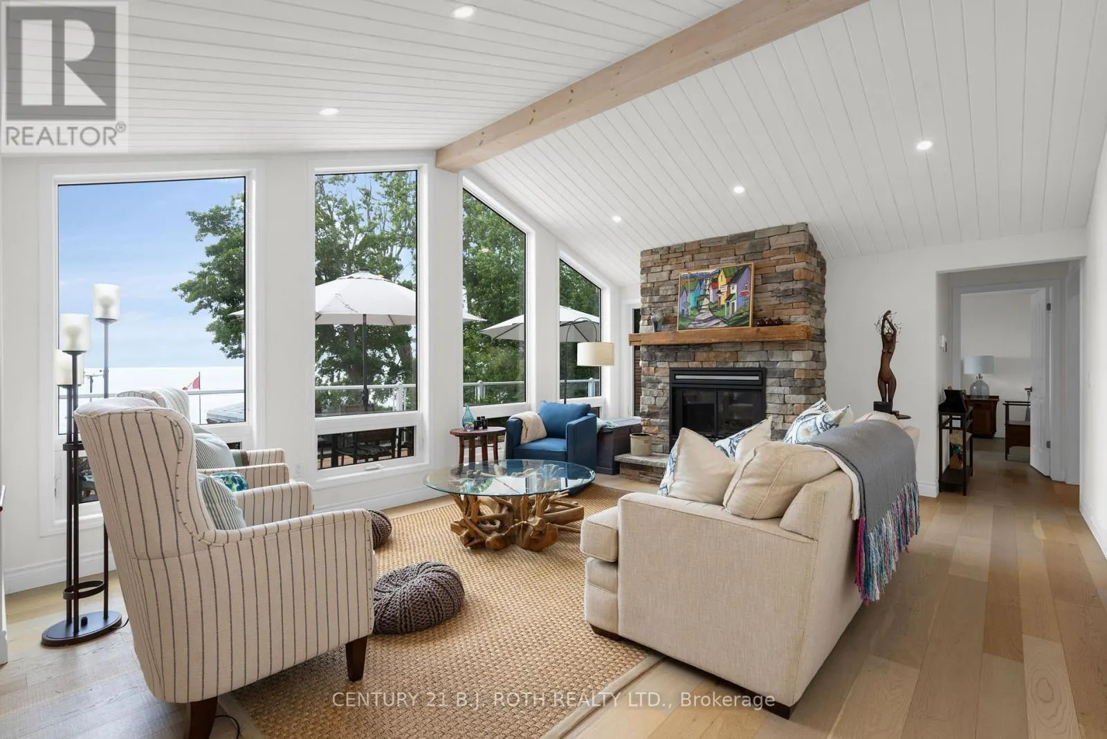 95 LAKESHORE ROAD E