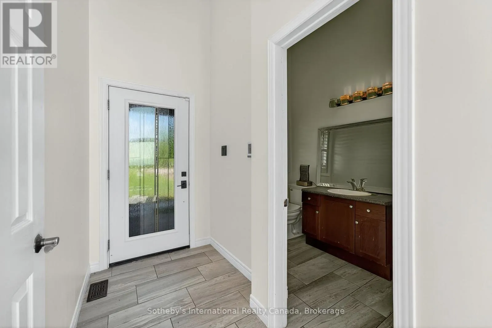 211 MOON POINT DRIVE