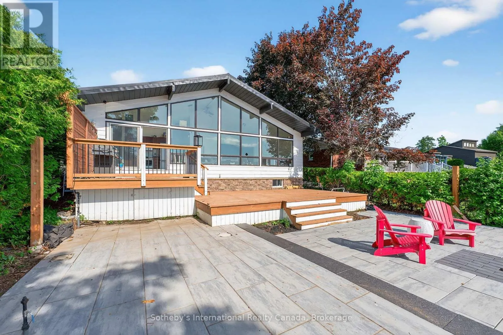 211 MOON POINT DRIVE