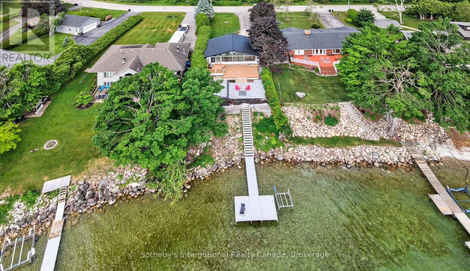211 MOON POINT DRIVE