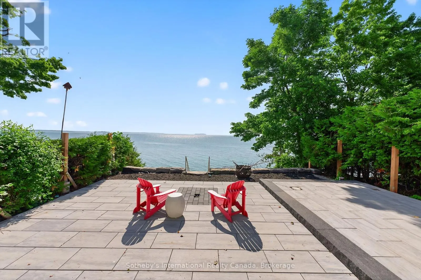 211 MOON POINT DRIVE