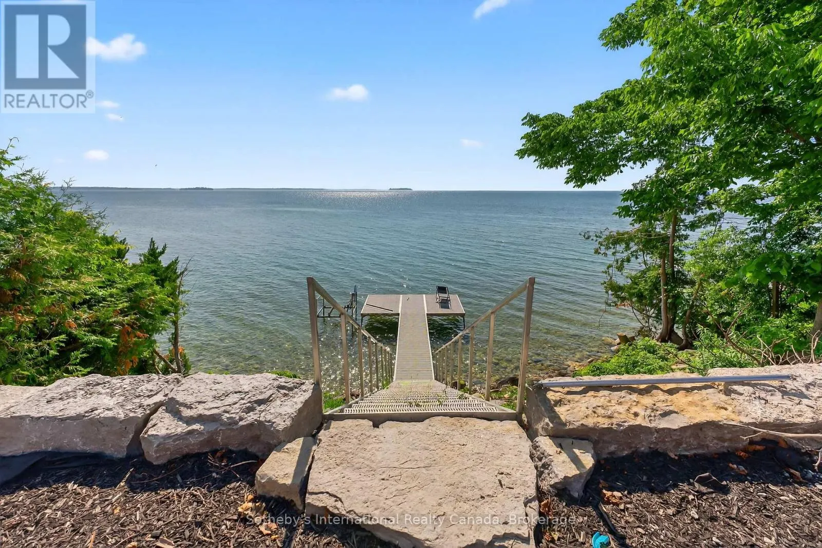 211 MOON POINT DRIVE