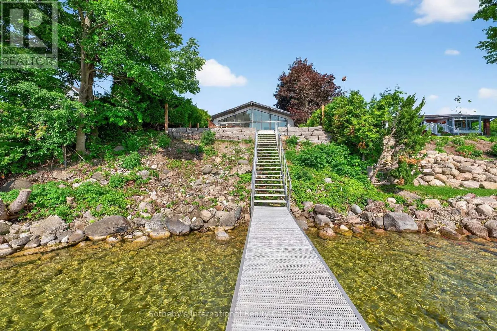211 MOON POINT DRIVE