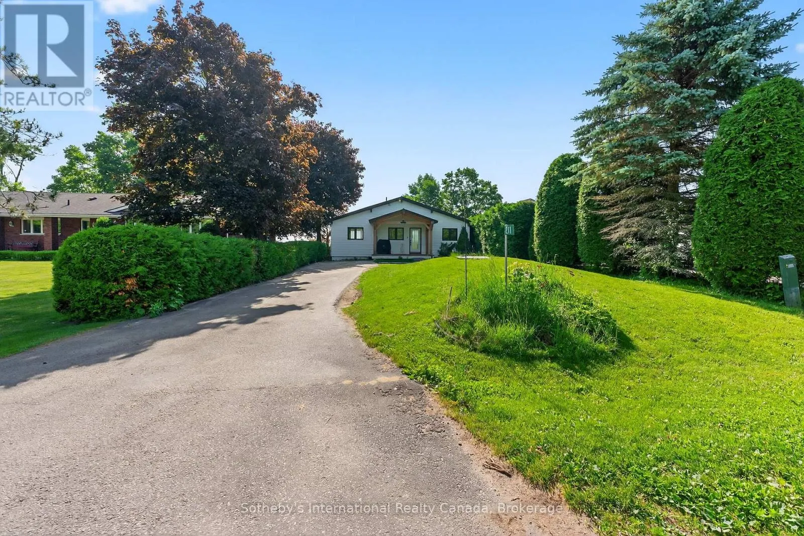 211 MOON POINT DRIVE