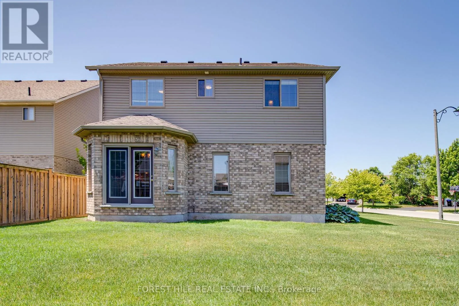 54 CHAMBERLAIN CRESCENT
