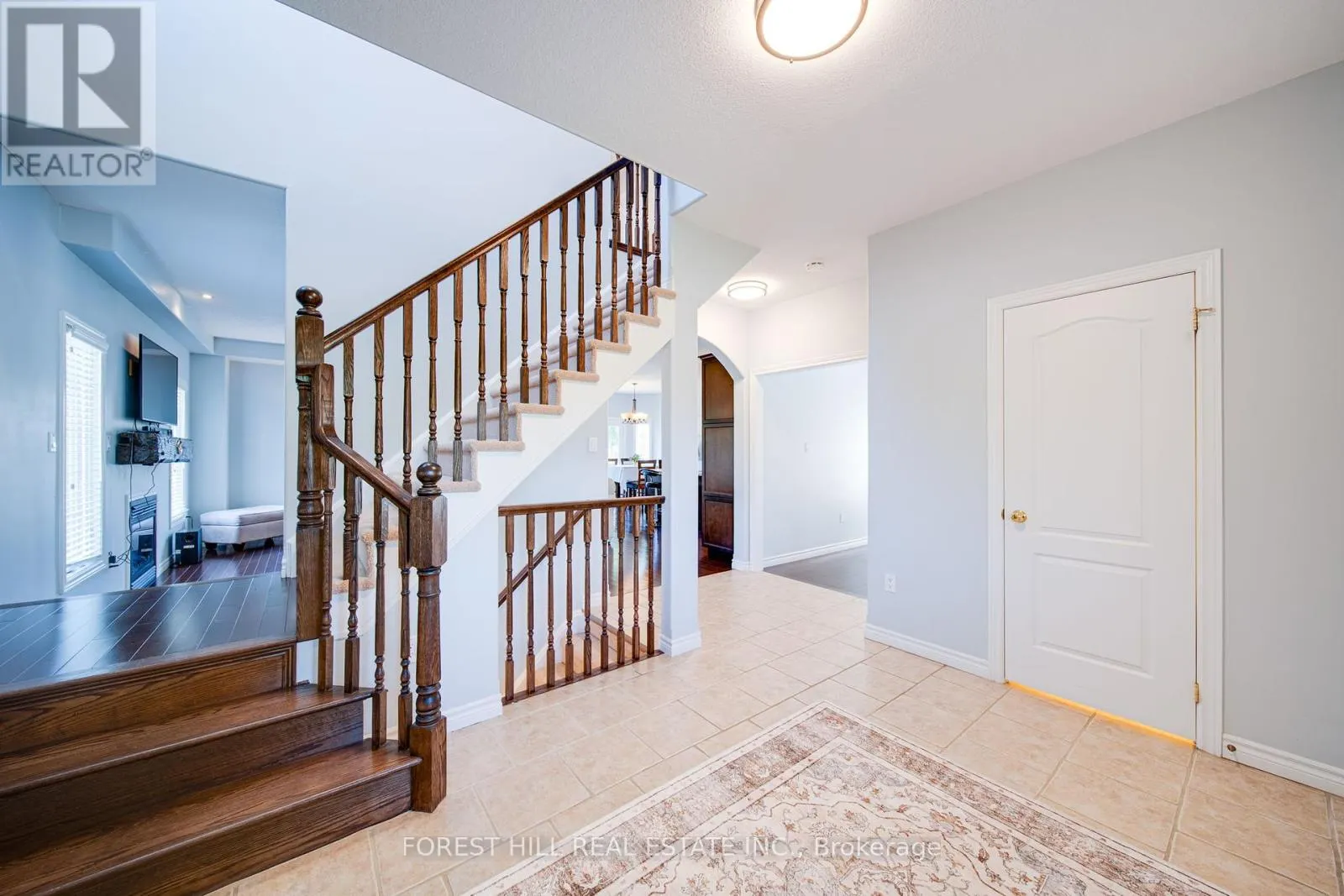 54 CHAMBERLAIN CRESCENT