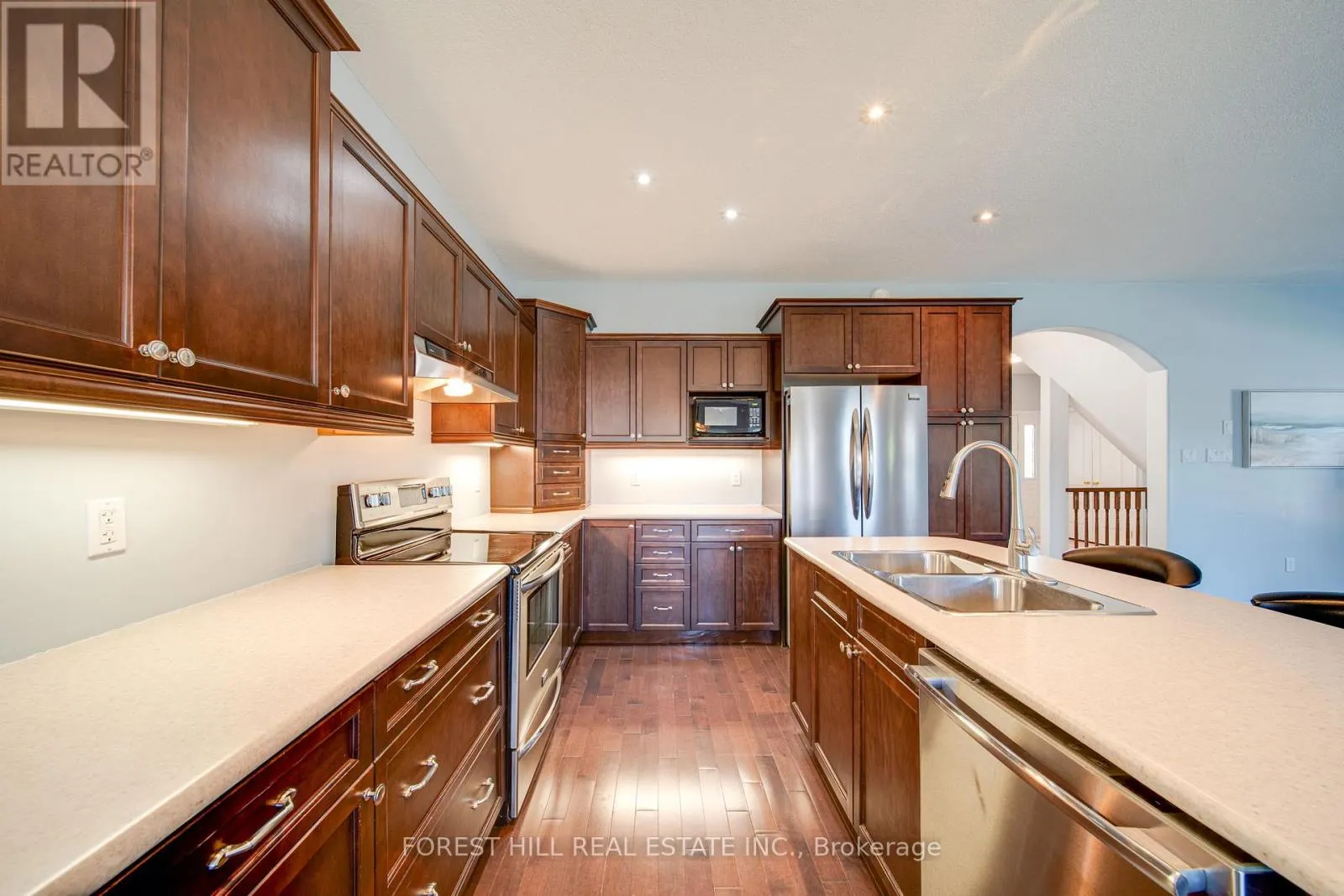 54 CHAMBERLAIN CRESCENT