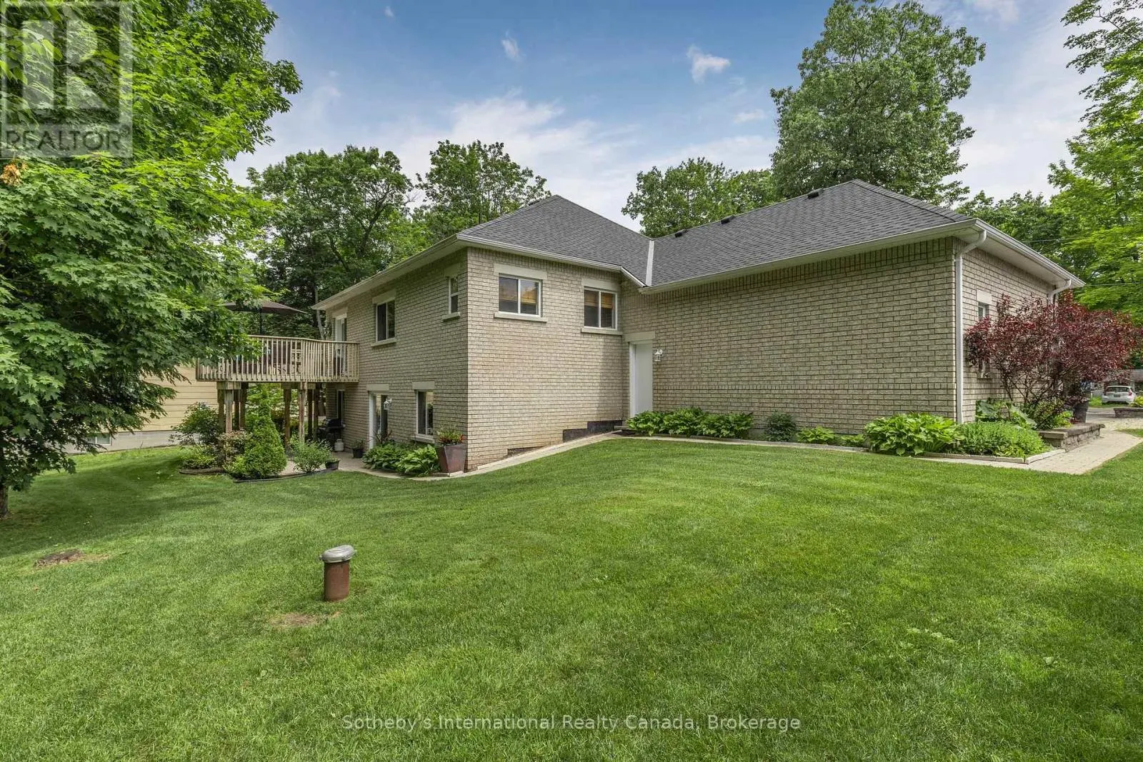 62 OLIVER DRIVE