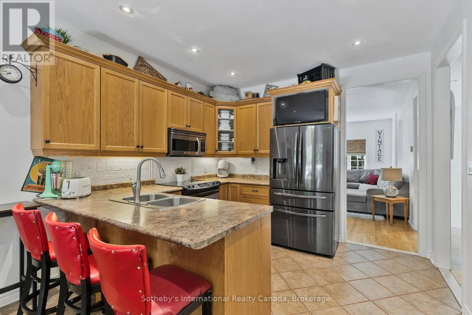 62 OLIVER DRIVE