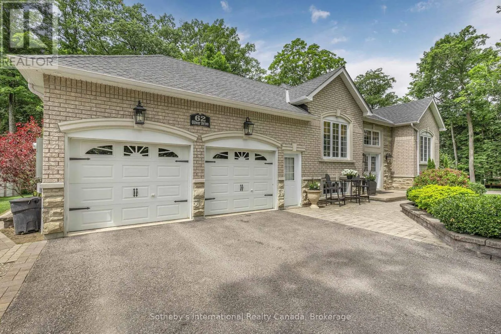 62 OLIVER DRIVE