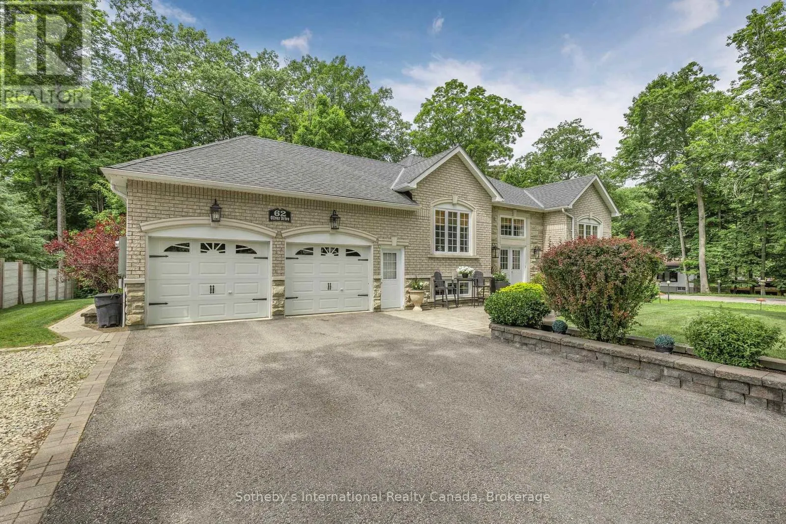 62 OLIVER DRIVE