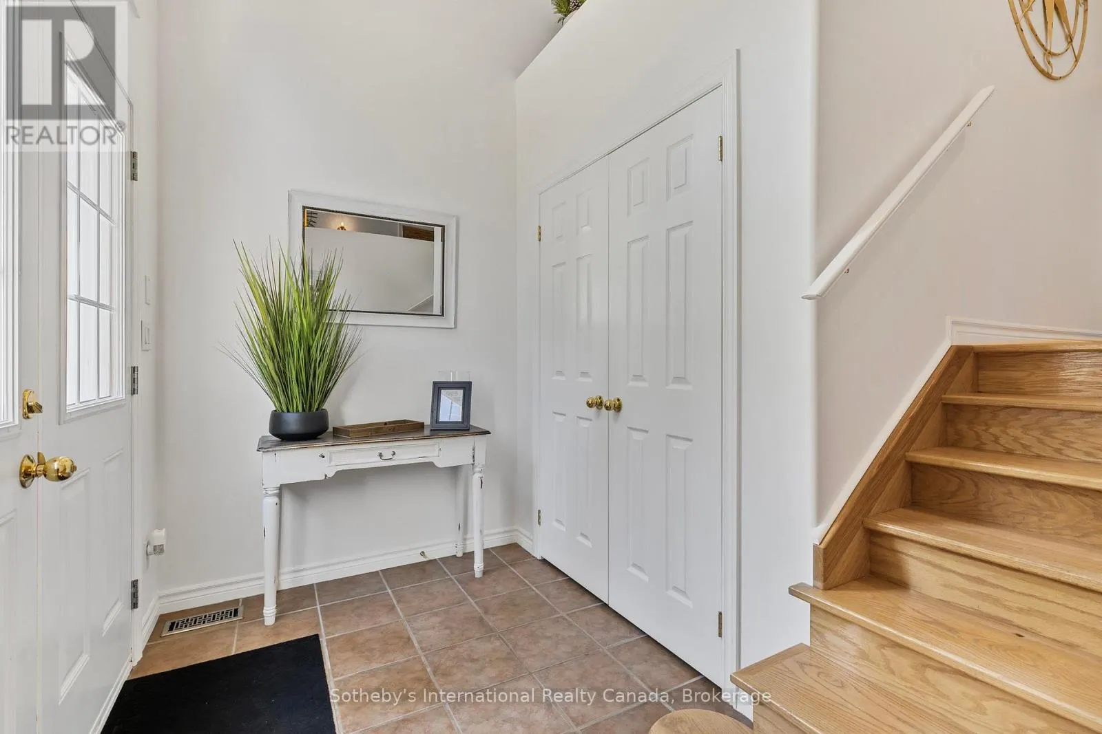 62 OLIVER DRIVE
