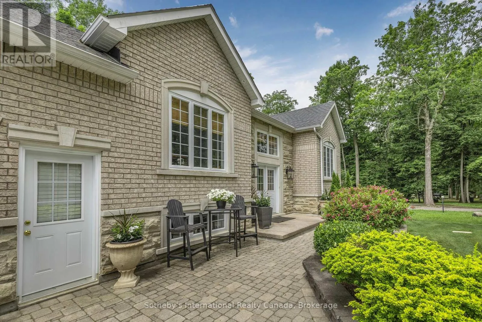 62 OLIVER DRIVE