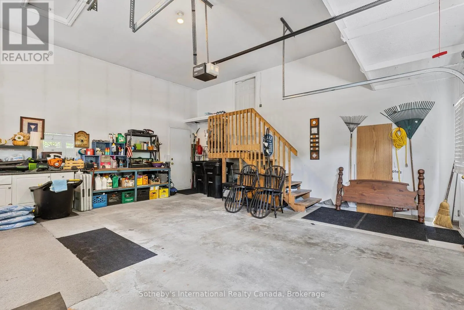 62 OLIVER DRIVE