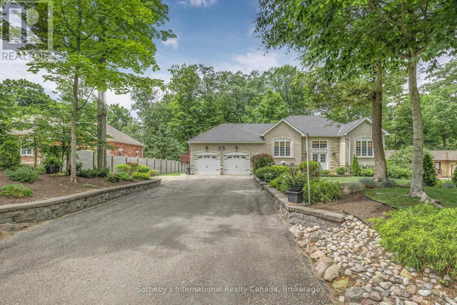 62 OLIVER DRIVE
